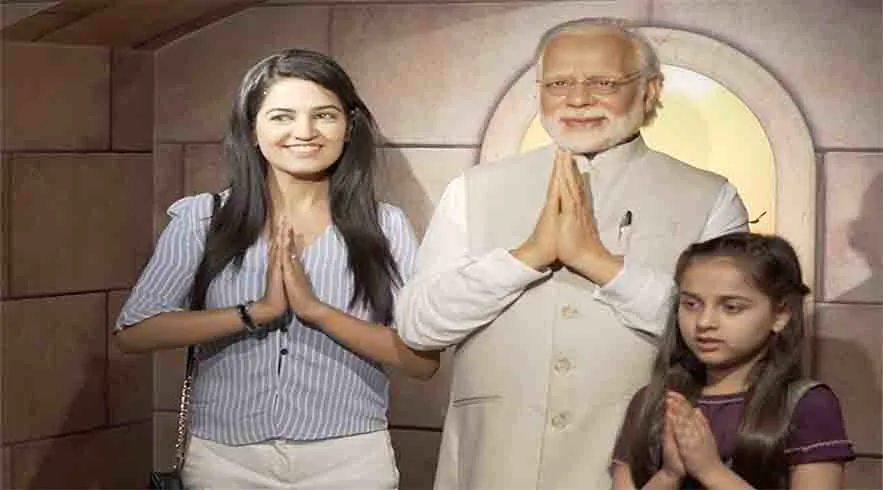 https://d1i3enf1i5tb1f.cloudfront.net/Tour-Images/false-508687/Madame-Tussauds-India-PM-modi.JPG