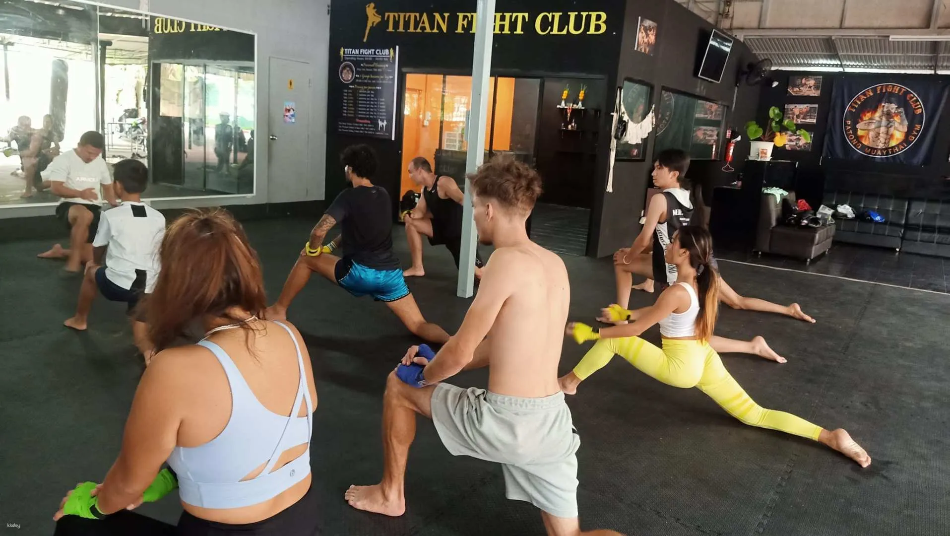 https://image.kkday.com/v2/image/get/w_1920,h_1080,c_fit,q_55,wm_auto/s1.kkday.com/product_137754/20230105091532_JVIyd/jpg