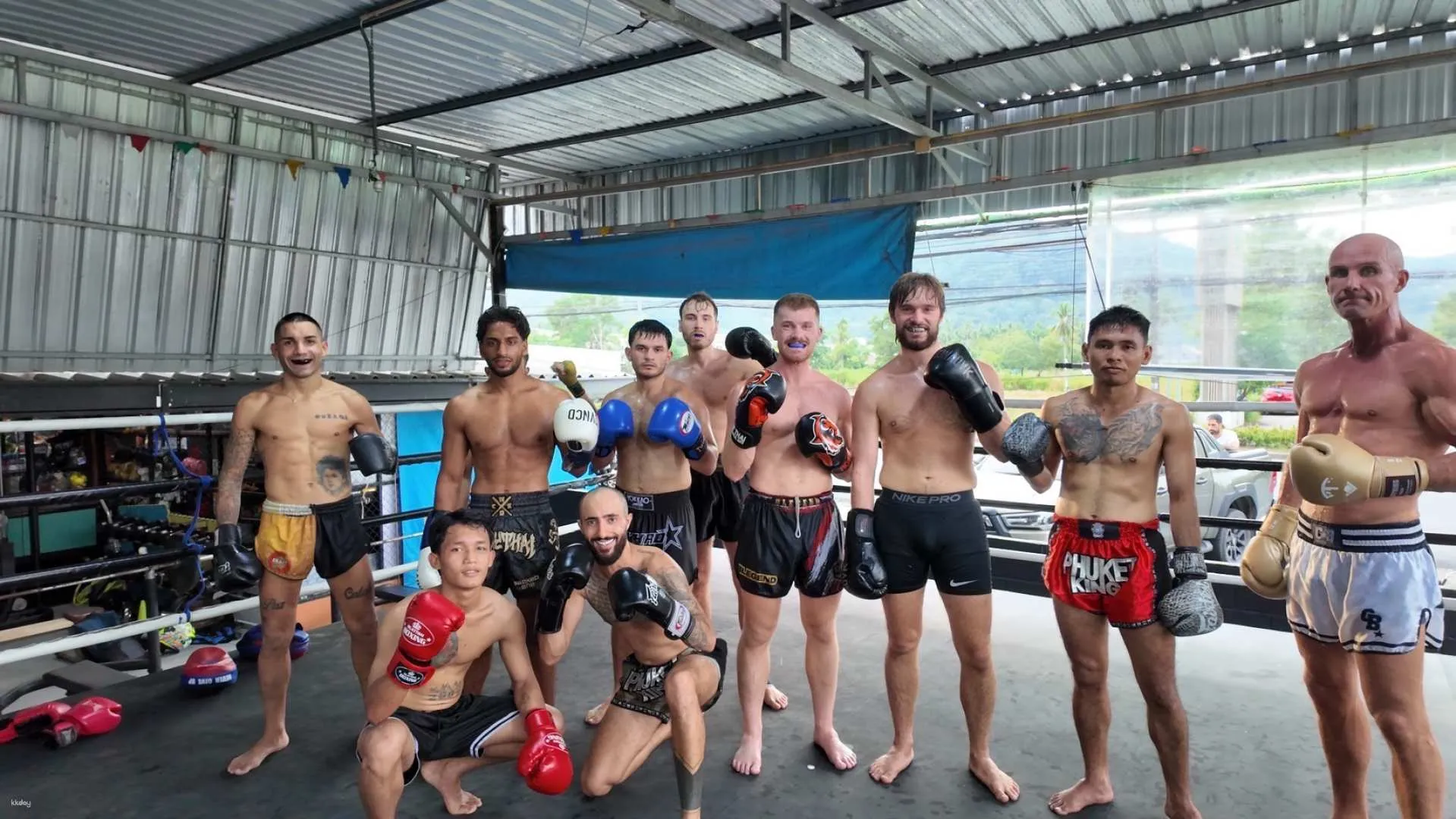 https://image.kkday.com/v2/image/get/w_1920,h_1080,c_fit,q_55,wm_auto/s1.kkday.com/product_137755/20241211021414_wblb6/jpg