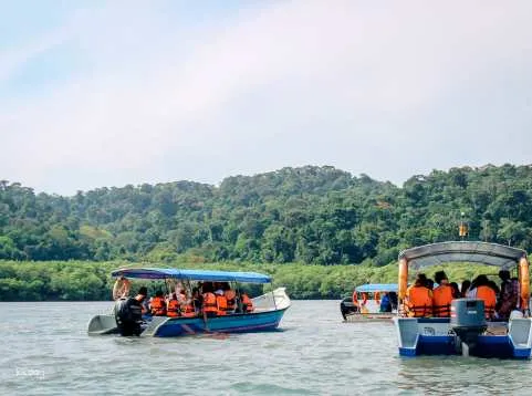 Langkawi Island Hopping Tour by Shared Boat: Pulau Dayang Bunting, Pulau Singa, Pulau Beras Basah | Malaysia