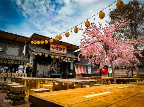 Bangkok-Bang Saen Japanese Cafe Instagram Day Tour: Instagramable Cafes, Bang Saen Beach & Fish Market｜Thailand
