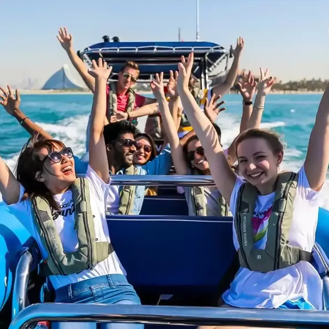 جولة بالقارب السريع RIB في مرسى دبي